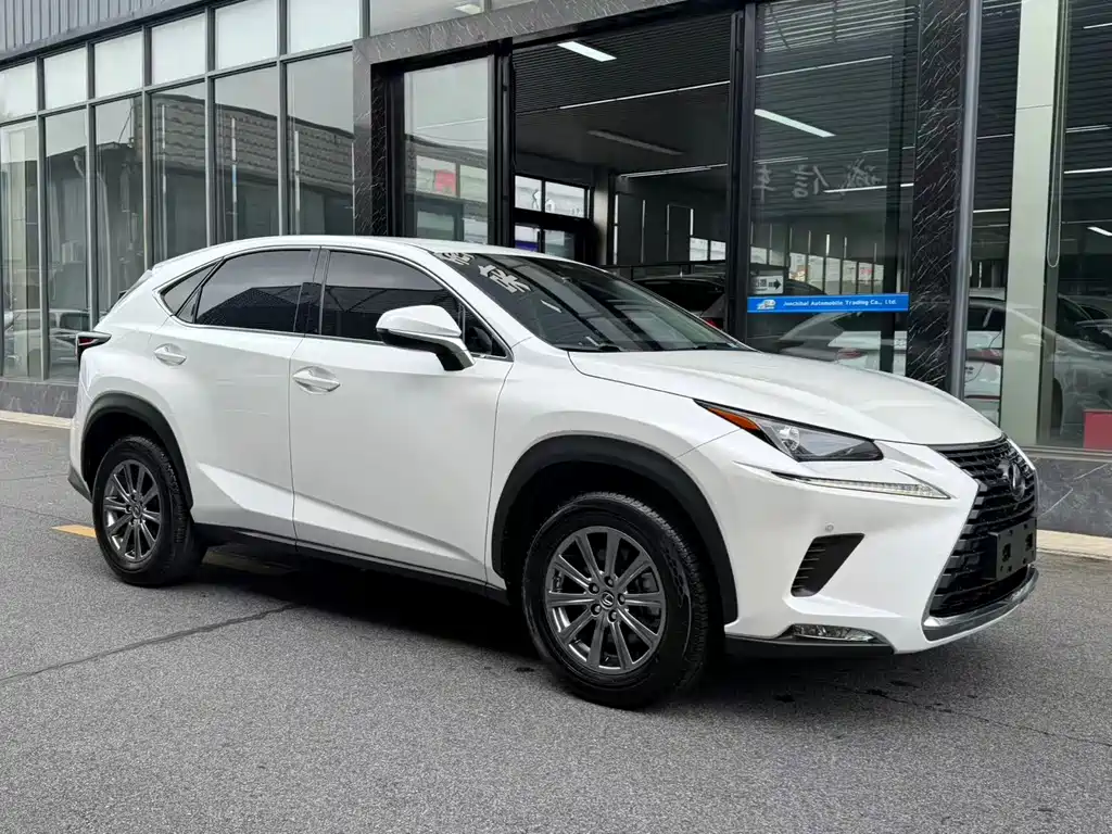 Lexus NX 200 FWD Comfort CN-VI