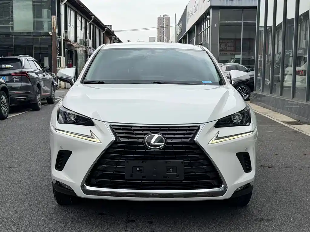 Lexus NX 200 FWD Comfort CN-VI