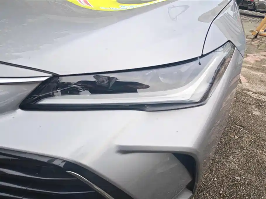 Avalon 2.0 L XLE Premium