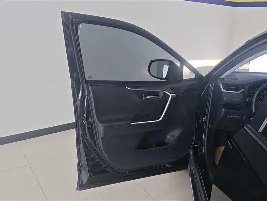 RAV4 2.0 L CVT 2 WD Style Plus