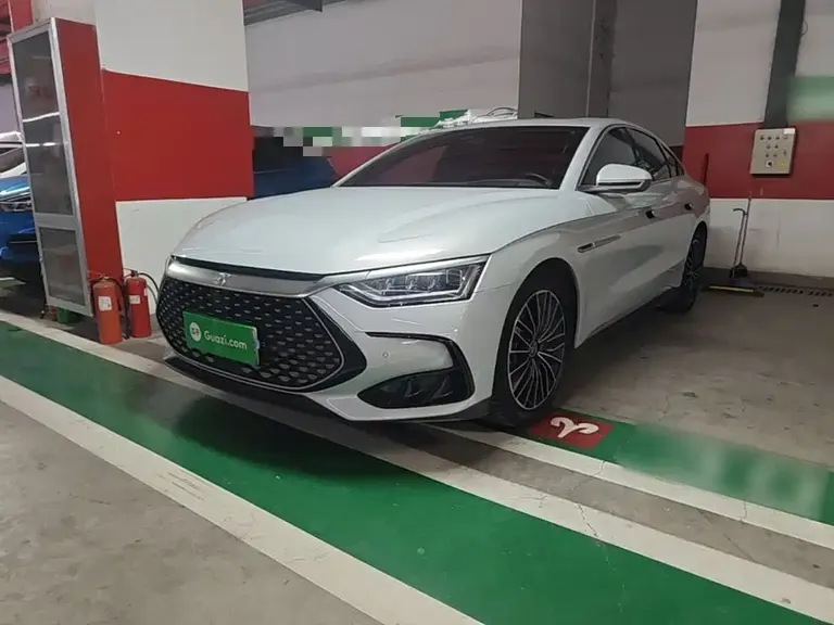 BYD Han DM-i Glory 121 KM Premium
