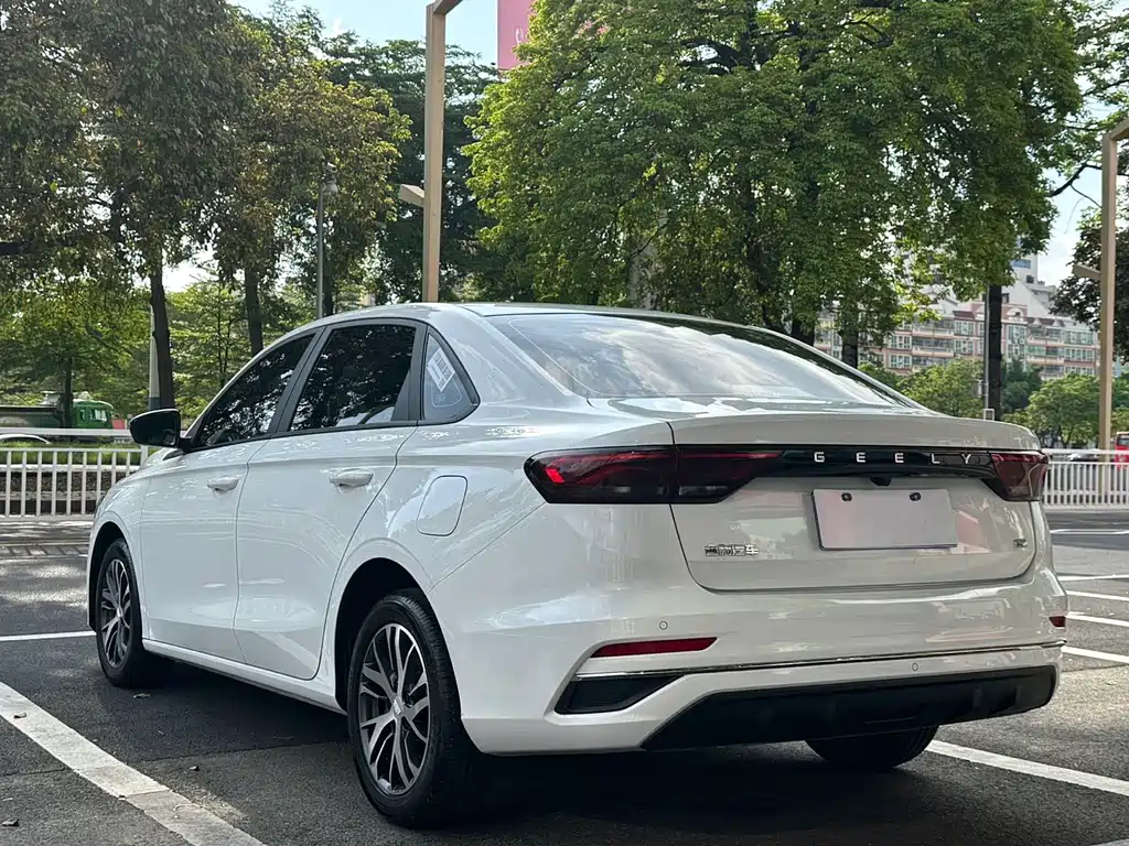 Emgrand 帝豪 2026款 400万纪念款 1.5 L CVT超越型