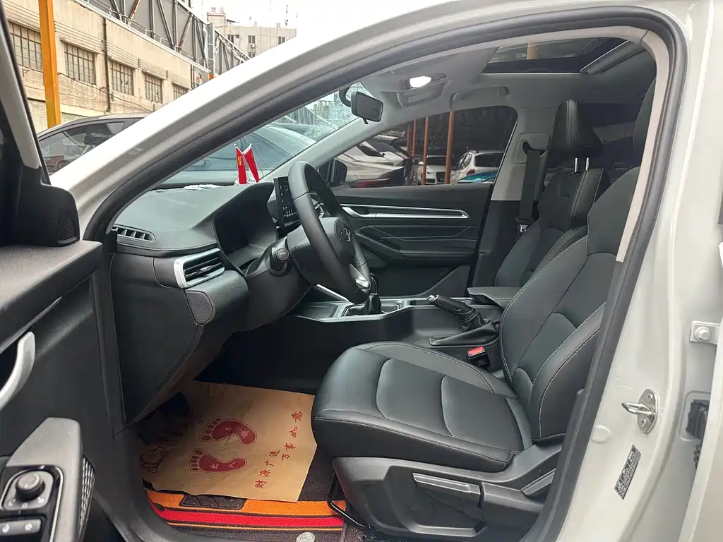 Emgrand 帝豪 2026款 400万纪念款 1.5 L CVT超越型