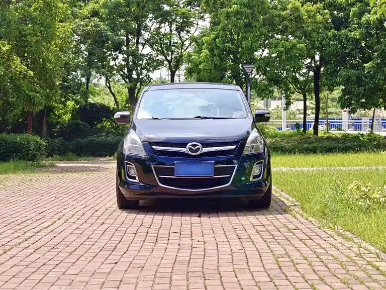 Mazda 8 2.5 L Supreme
