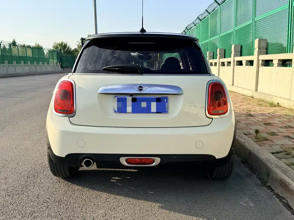 MINI 1.2 T ONE Pioneer