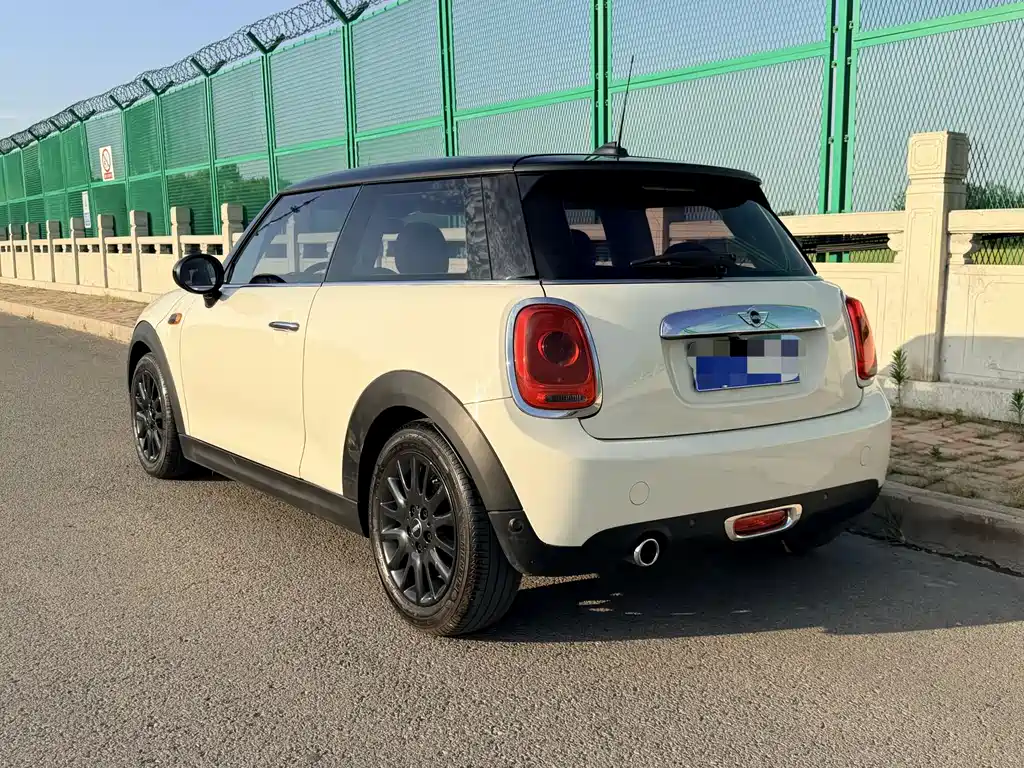 MINI 1.2 T ONE Pioneer