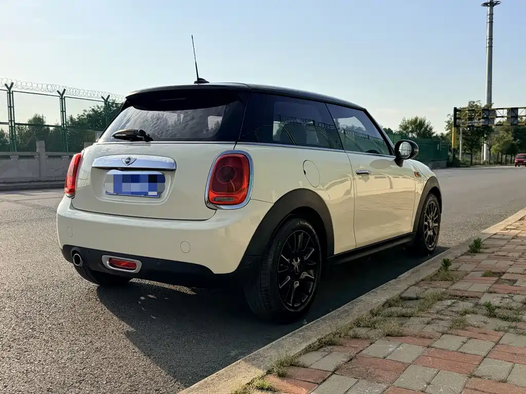 MINI 1.2 T ONE Pioneer