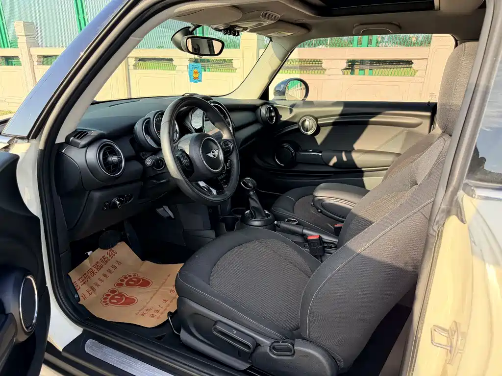 MINI 1.2 T ONE Pioneer