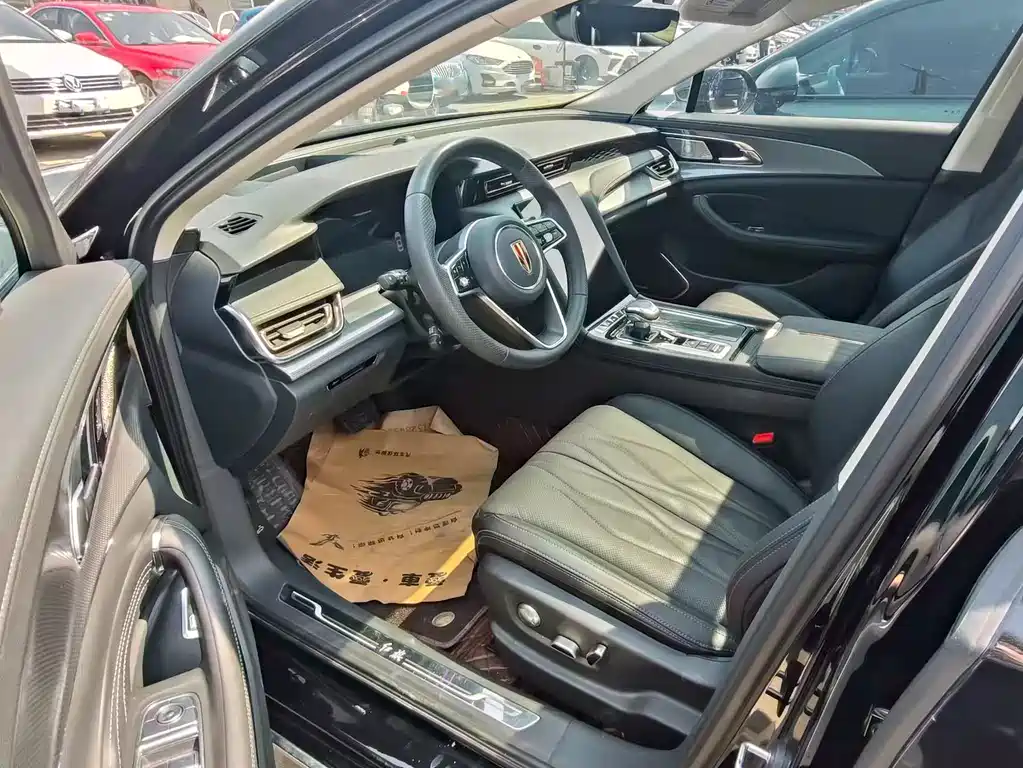 Hongqi H5 2.0 T Auto Connected Flagship
