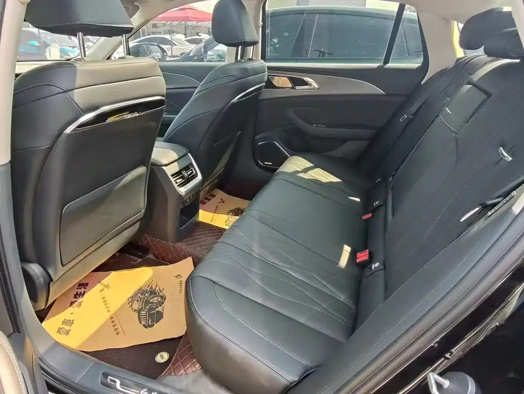 Hongqi H5 2.0 T Auto Connected Flagship