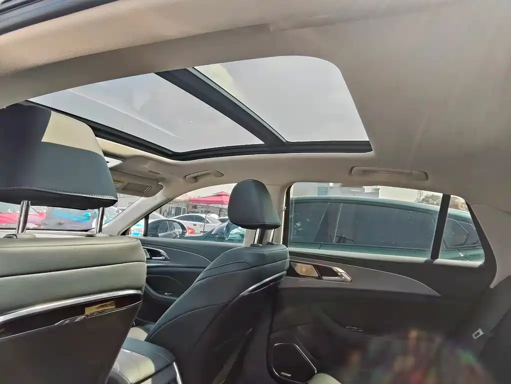Hongqi H5 2.0 T Auto Connected Flagship