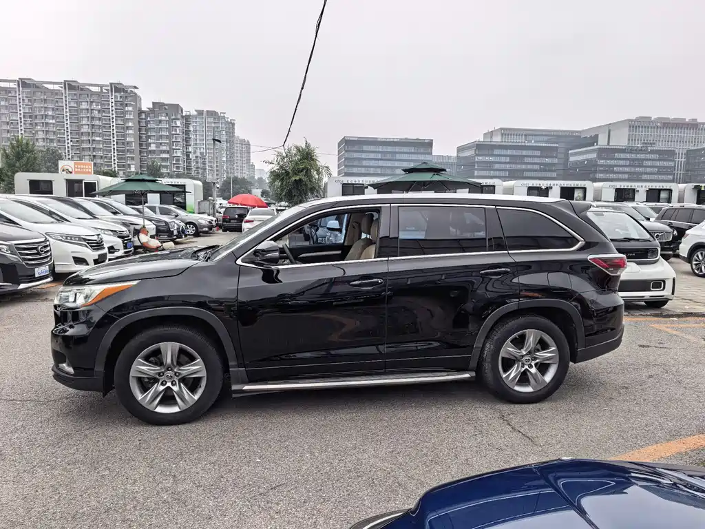 Highlander 2.0 T 4 WD Luxury 7-seat