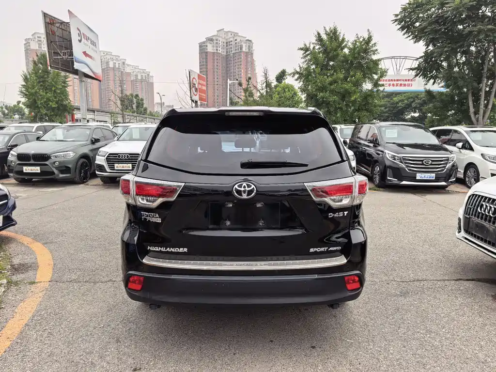 Highlander 2.0 T 4 WD Luxury 7-seat