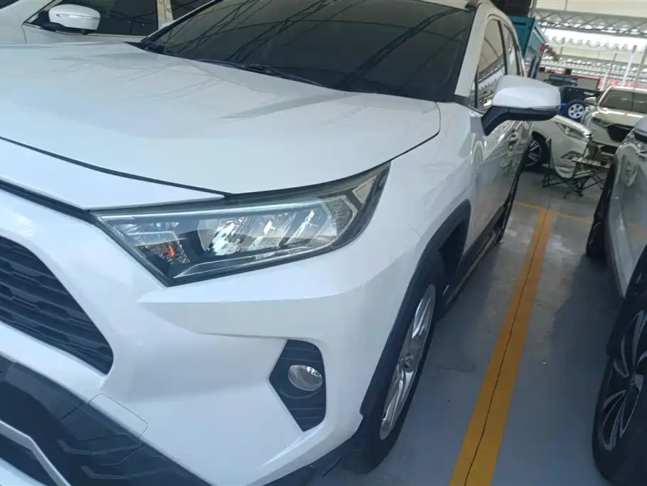RAV4 2.0 L CVT 2 WD Style