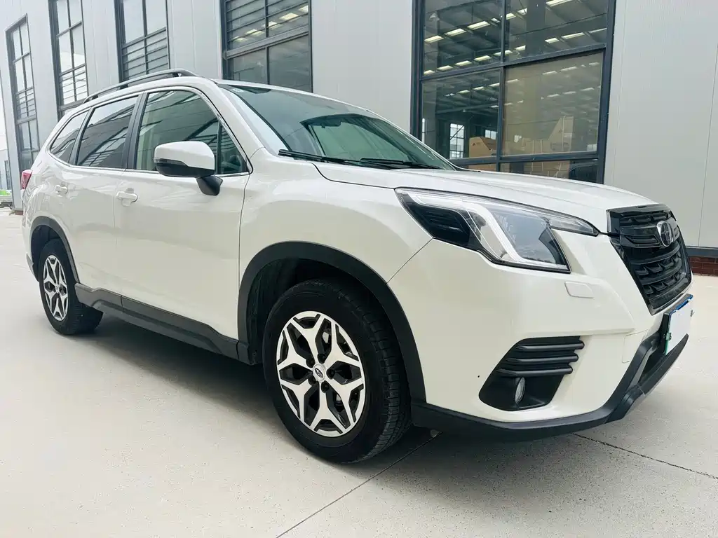 Forester 2.0 i Luxury