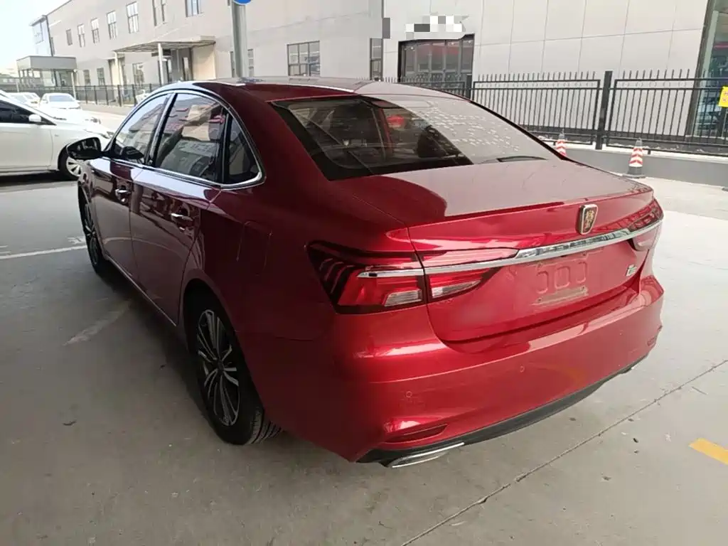 Roewe i6 Classic PLUS 1.6 L CVT 4 G Connected Glory Flagship
