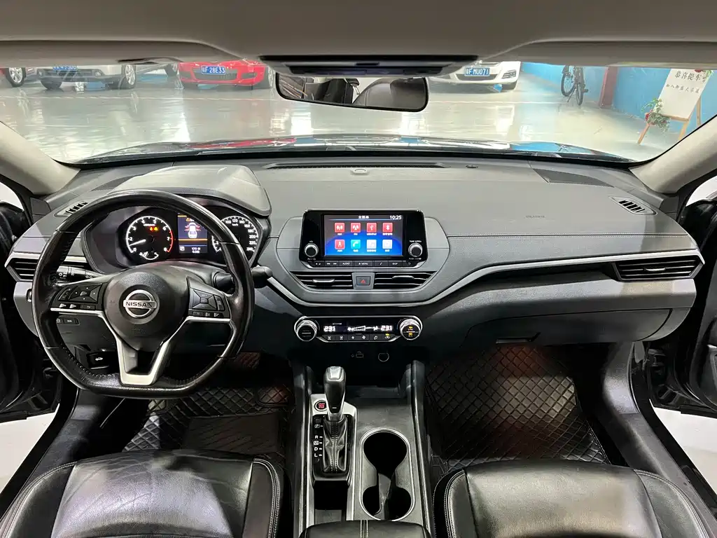 Teana 2.0 L XL Comfort