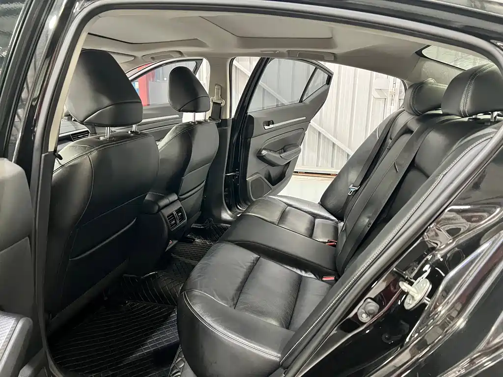 Teana 2.0 L XL Comfort