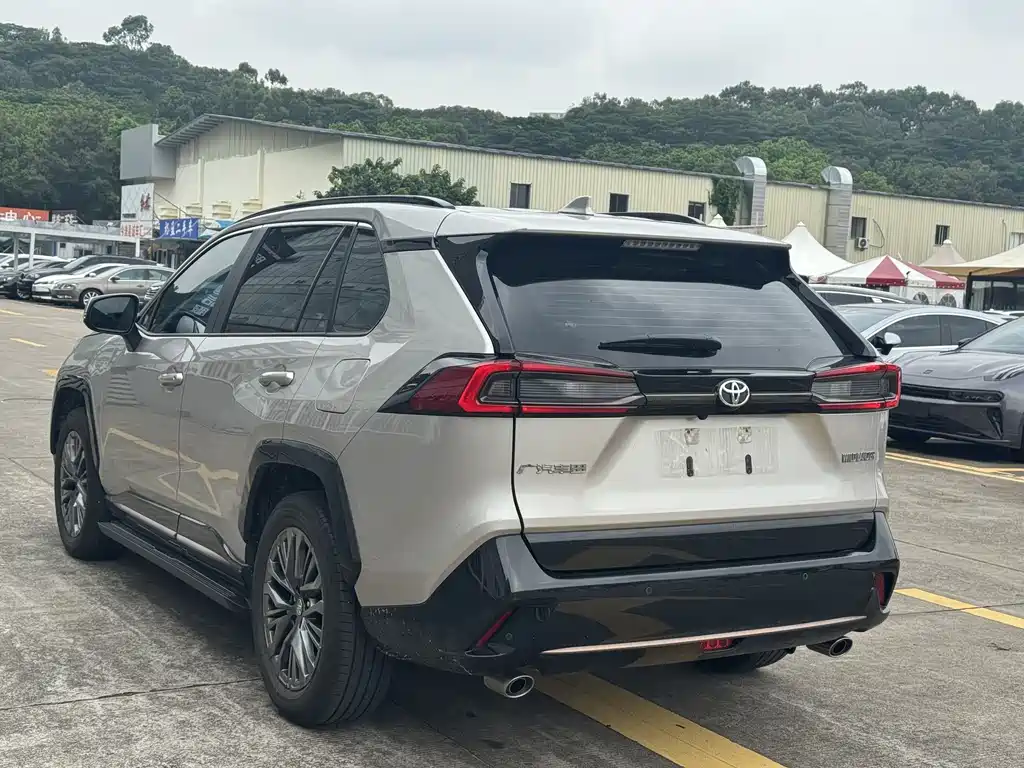 Wildlander 2.0 L CVT 2 WD Luxury PLUS