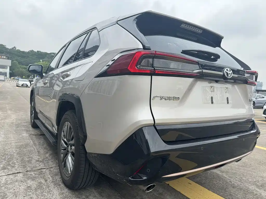 Wildlander 2.0 L CVT 2 WD Luxury PLUS