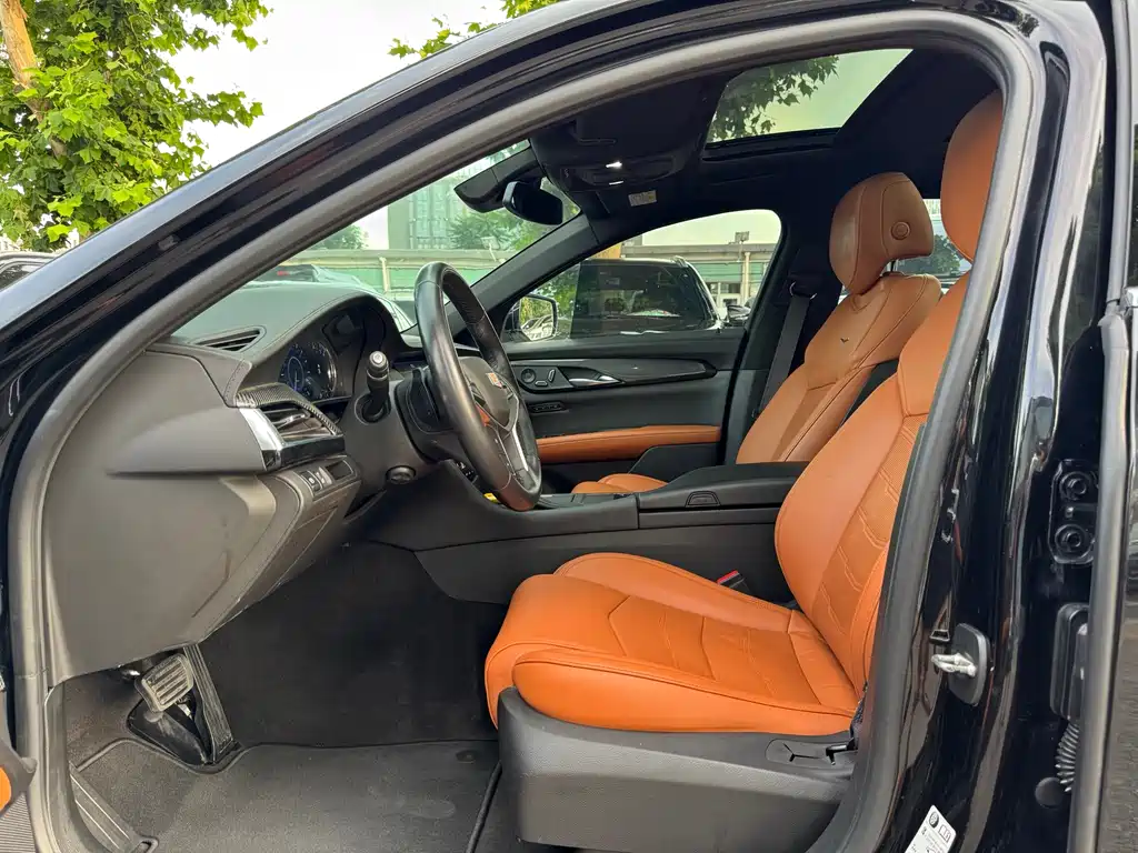 Cadillac CT6 28 T Leading