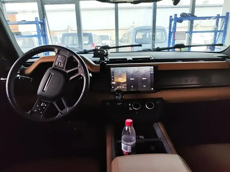 Land Rover Defender 110 3.0 T P400 X-Dynamic HSE