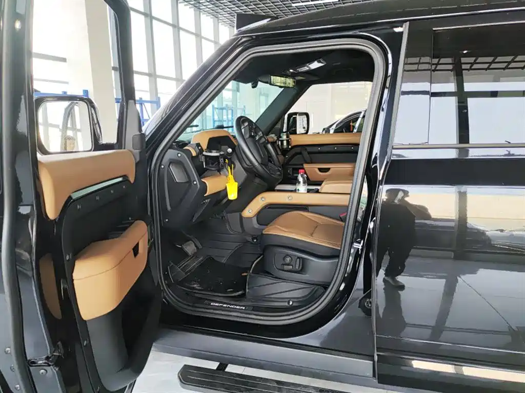Land Rover Defender 110 3.0 T P400 X-Dynamic HSE
