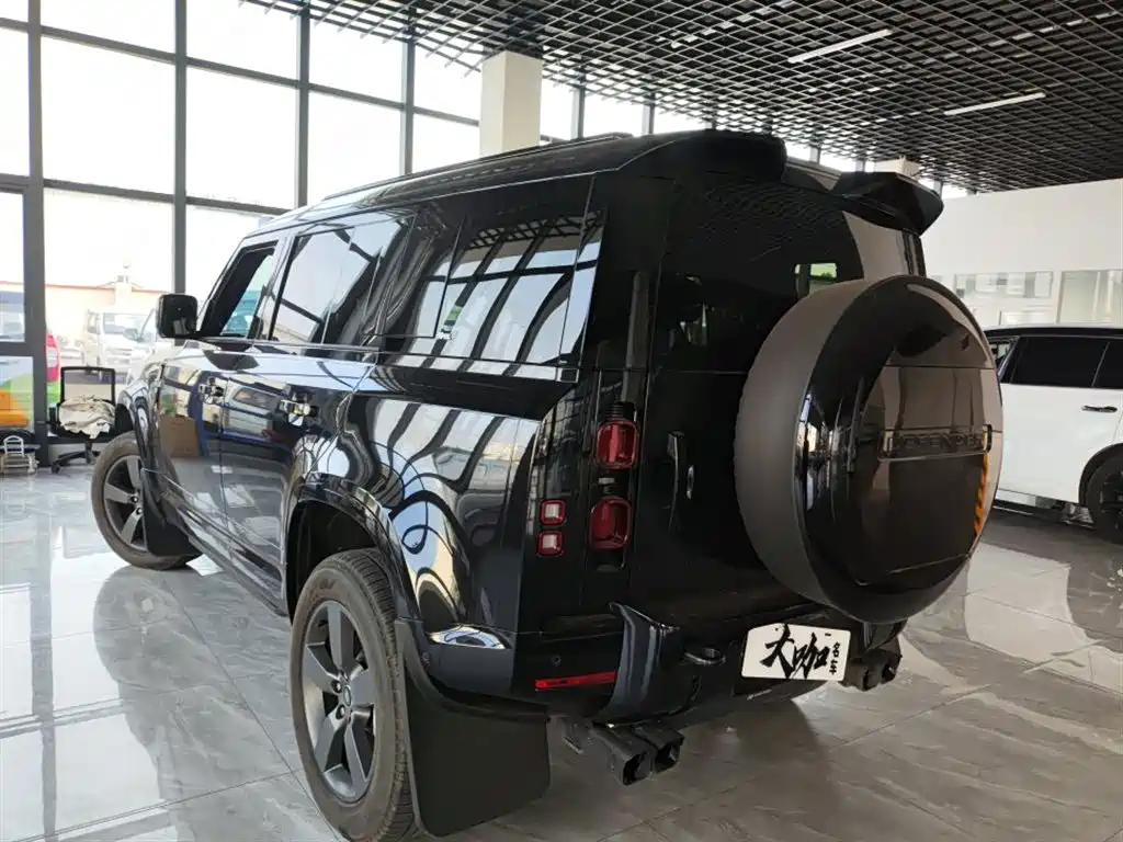 Land Rover Defender 110 3.0 T P400 X-Dynamic HSE