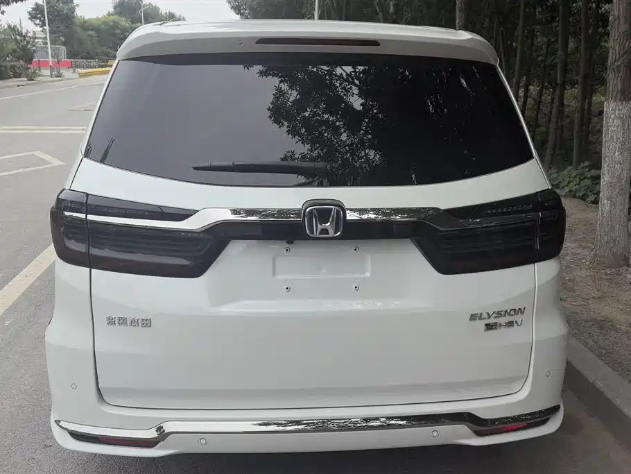 Elysion 2.0 L e:HEV Luxury Early Enjoyment