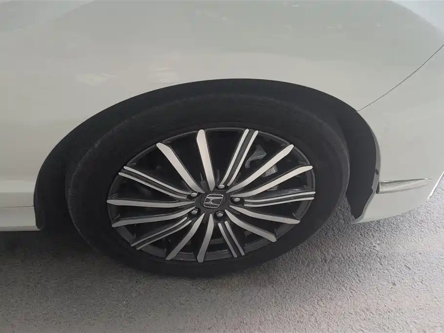 Elysion 2.0 L e:HEV Luxury Early Enjoyment