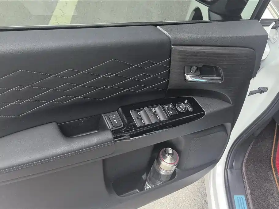 Elysion 2.0 L e:HEV Luxury Early Enjoyment