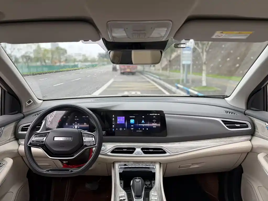 Landian E5 蓝电E5 2023款 1.5 L DE-i 110 KM旗舰型 7座