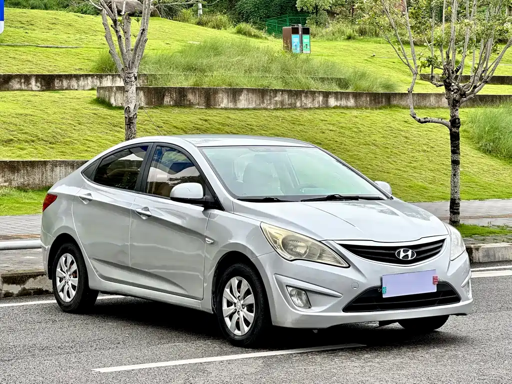 Accent 瑞纳 2010款 三厢 1.4 L 手动舒适型GS