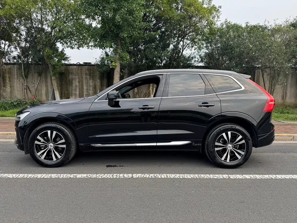 Volvo XC60 B5 4 WD Smart Ease Luxury