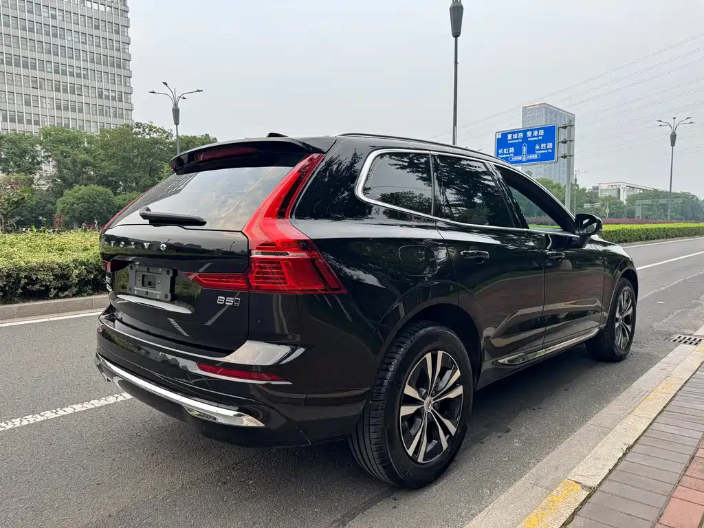 Volvo XC60 B5 4 WD Smart Ease Luxury