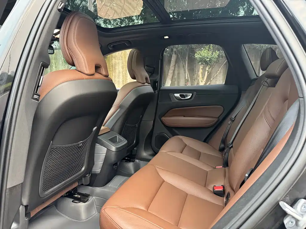 Volvo XC60 B5 4 WD Smart Ease Luxury