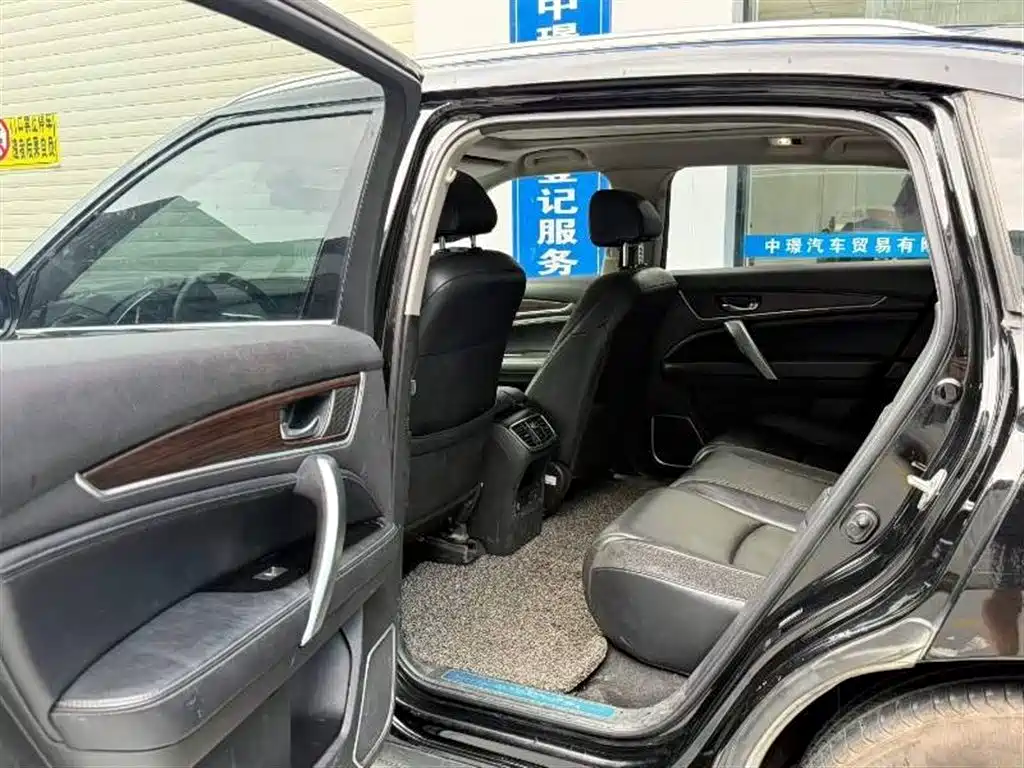 Avancier 240 TURBO 2 WD Luxury