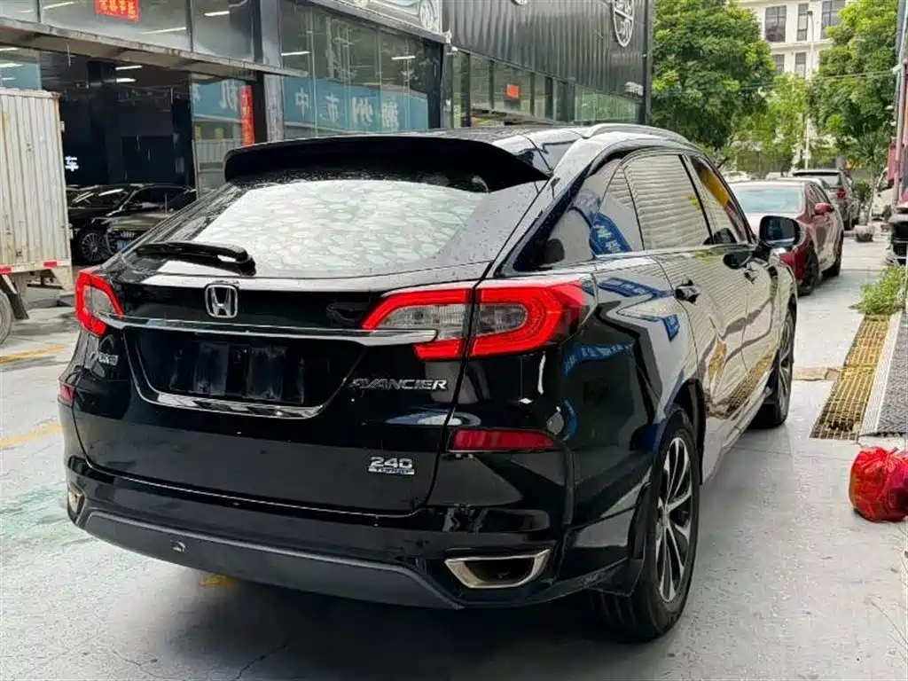 Avancier 240 TURBO 2 WD Luxury