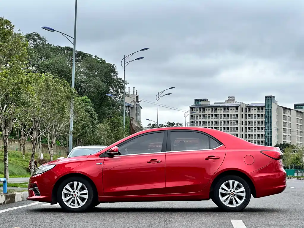 Roewe 360 荣威360 2018款 PLUS 1.5 L 手动尊享版