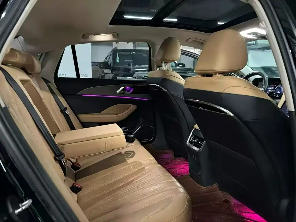 Hongqi H5 2.0 T Auto Connected Flagship Enjoyment
