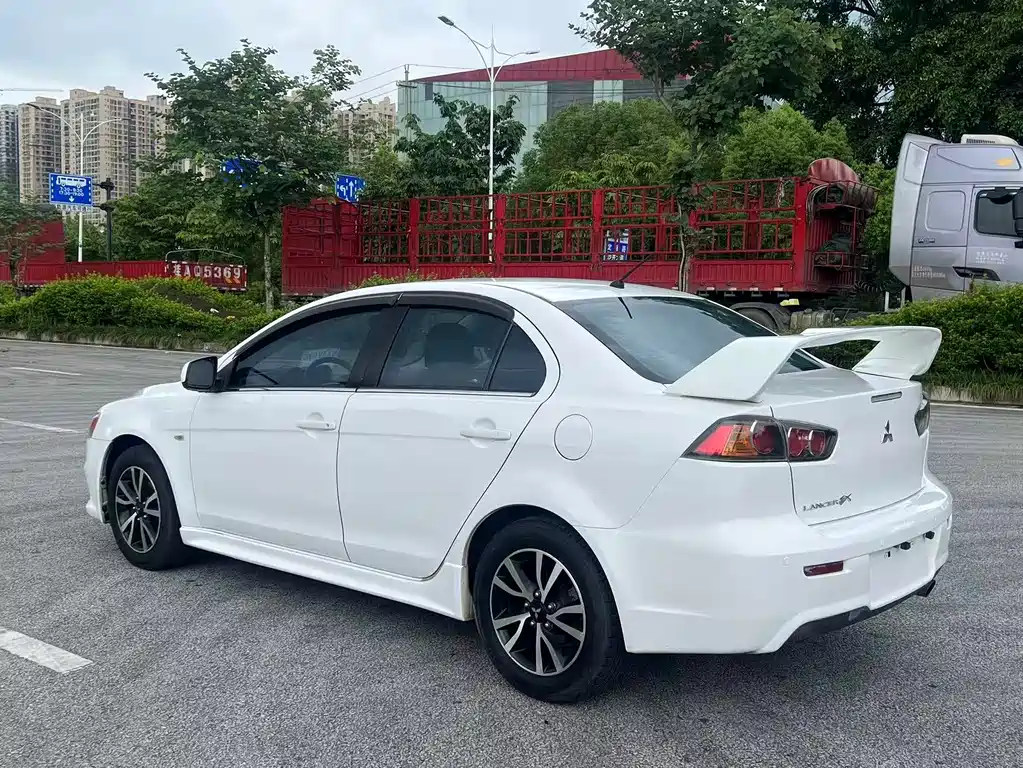 Lancer EX Zhishang 1.8 L CVT Luxury