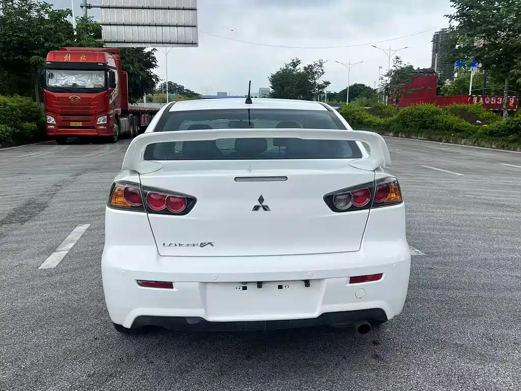 Lancer EX Zhishang 1.8 L CVT Luxury