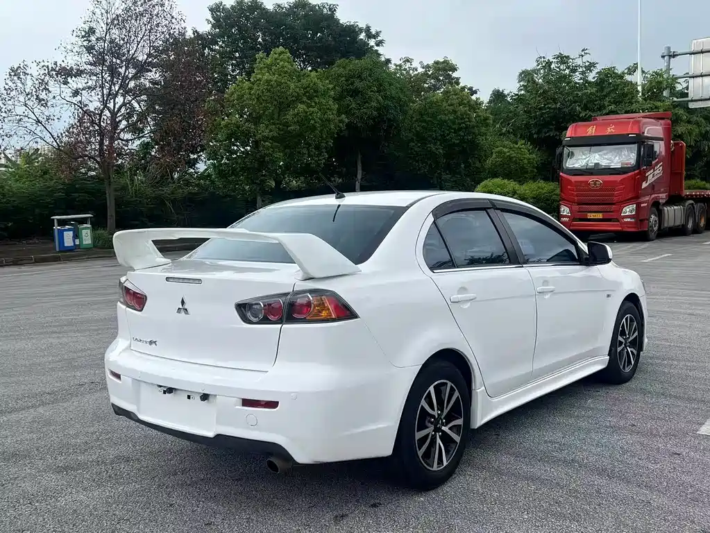 Lancer EX Zhishang 1.8 L CVT Luxury