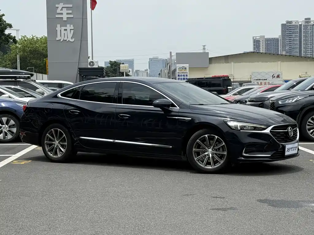 LaCrosse 652 T Luxury