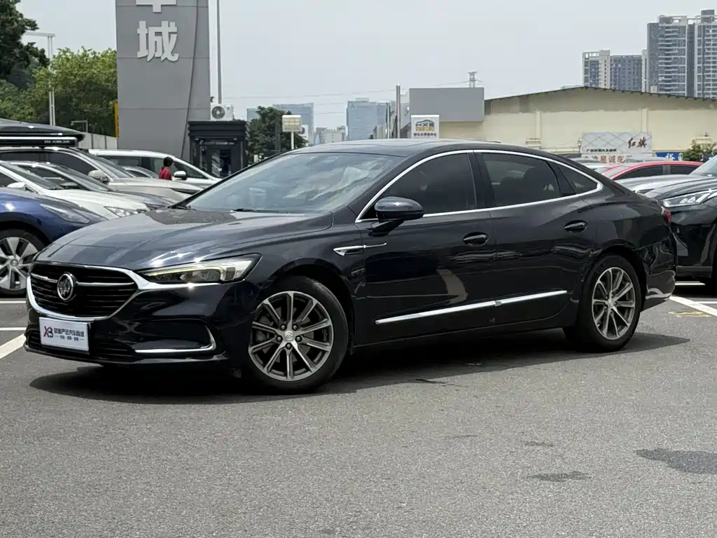 LaCrosse 652 T Luxury
