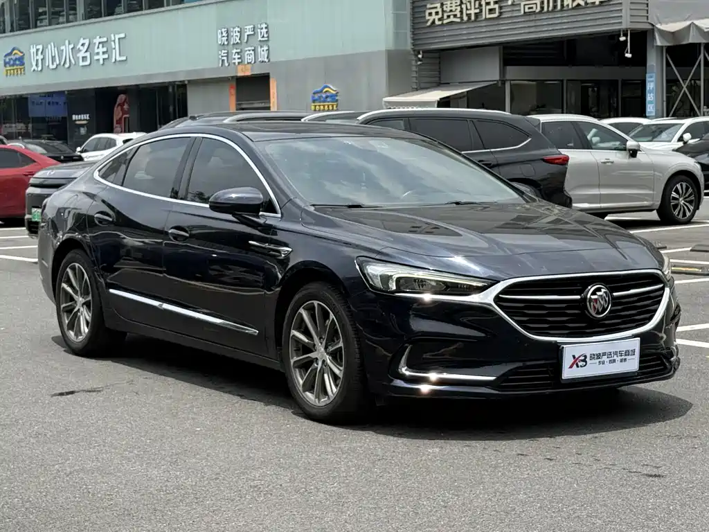 LaCrosse 652 T Luxury