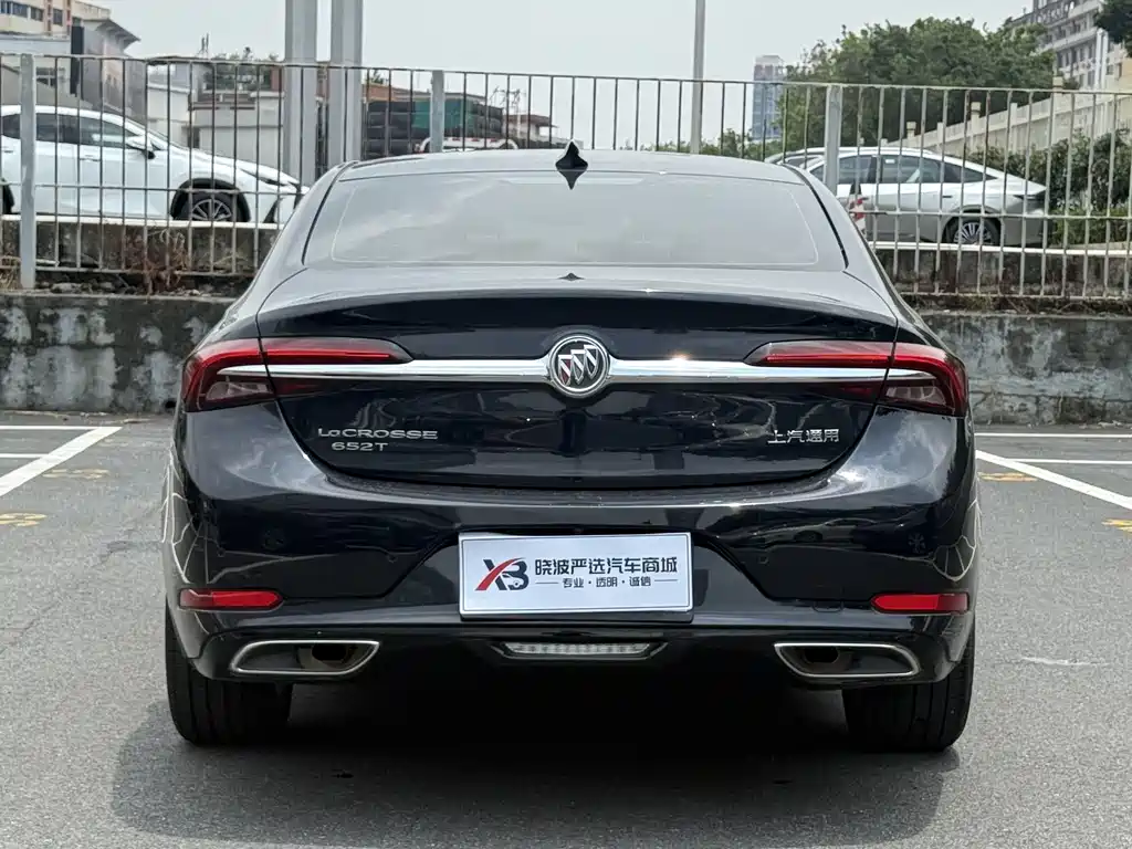 LaCrosse 652 T Luxury