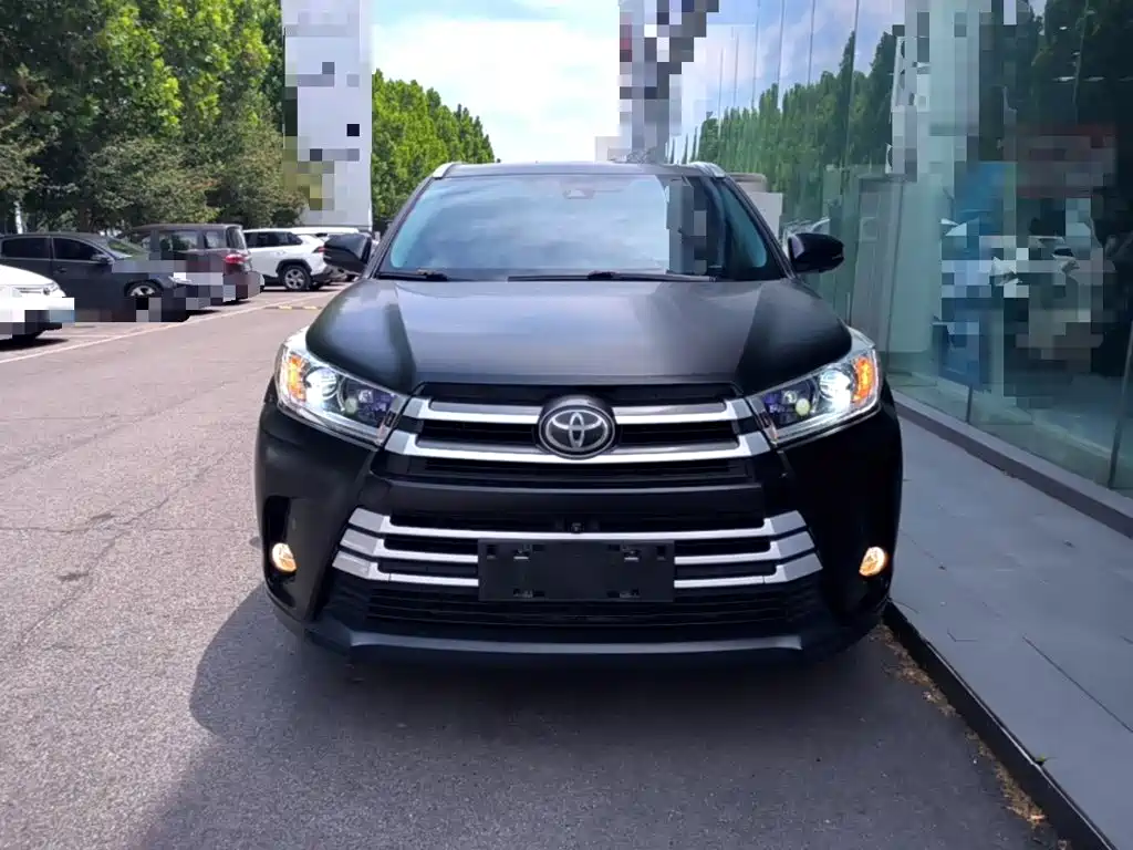 Highlander 2.0 T 4 WD Luxury 7-seat CN-VI