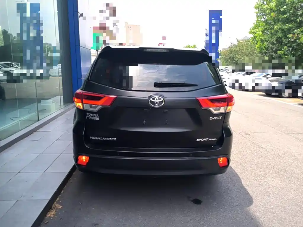 Highlander 2.0 T 4 WD Luxury 7-seat CN-VI