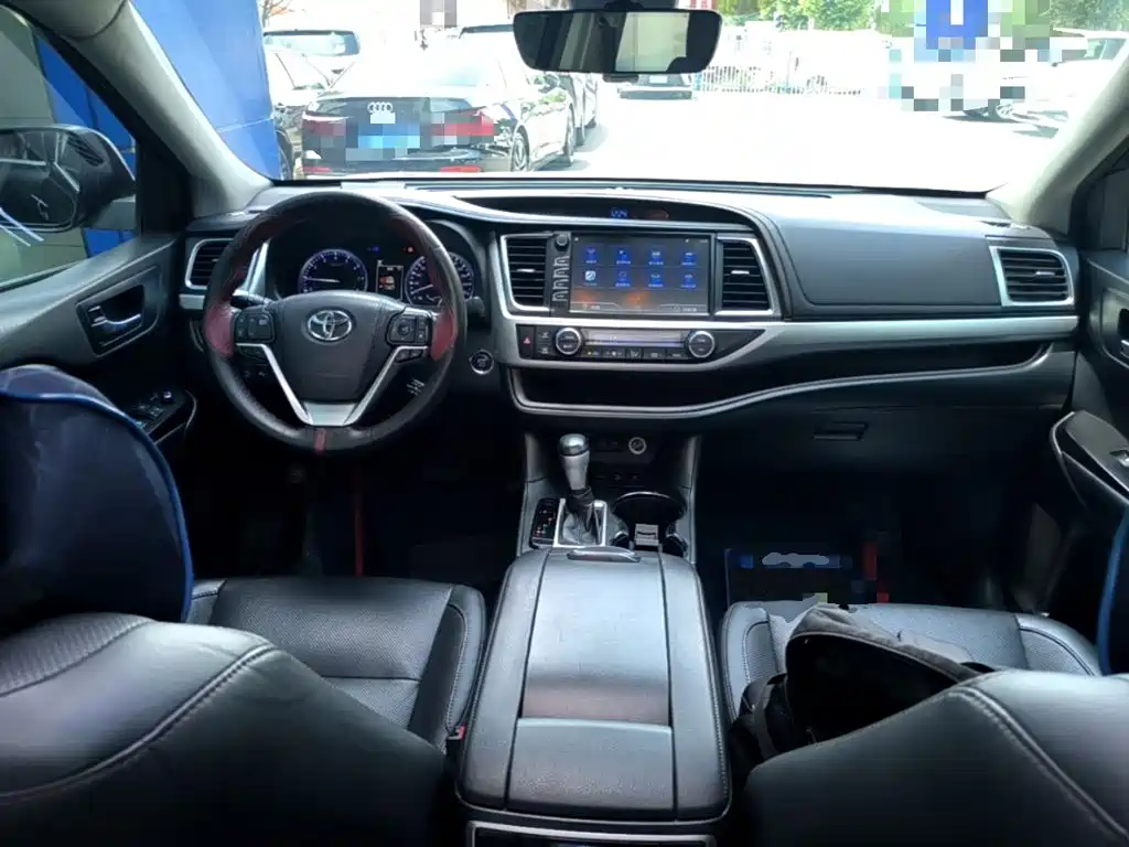 Highlander 2.0 T 4 WD Luxury 7-seat CN-VI